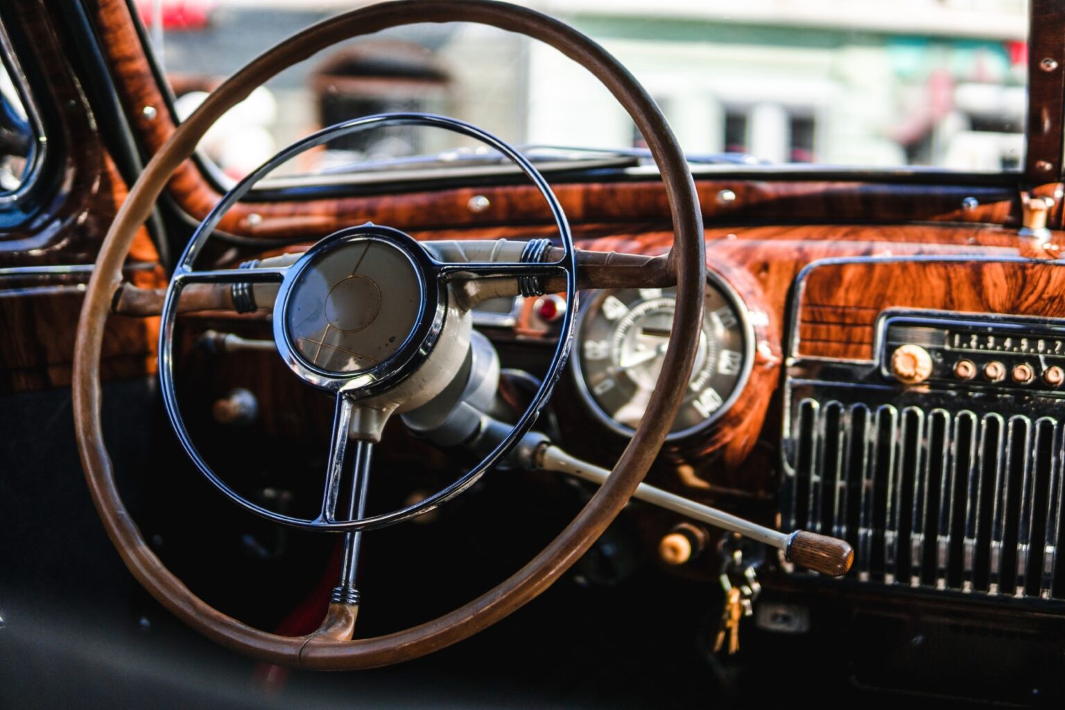 Oldtimer bei einer professionellen Begutachtung